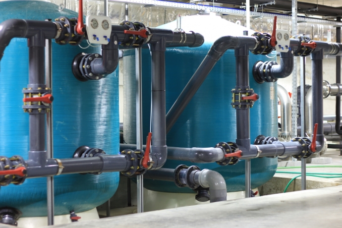 máquinas de filtragem e tratamento de água de piscinas e spas